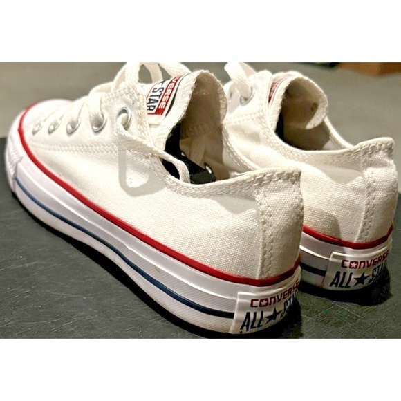 Converse Chuck Taylor All Star Low Top Sneakers White/Red Trim Men's 4/Women's 6 - Picture 3 of 11